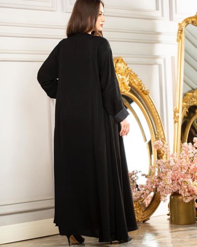 عباية اسود نص كلوش