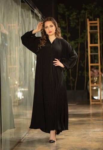 عباية اسود بكسرات