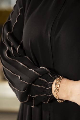 عباية كلوش بتطريز بيج باكمام زم