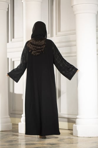 عبايه نص كلوش بتطريز ناعم