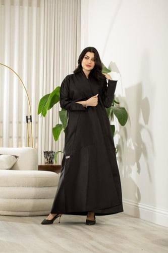 عباية نص كلوش بأكمام انيقة