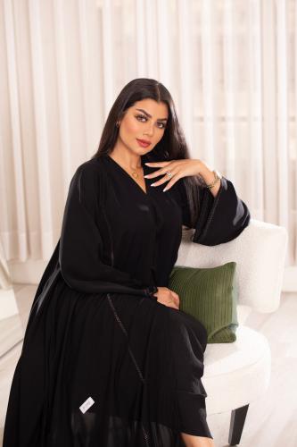 ‎‏‎عباية اسود بتطريز فضي