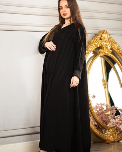 عباية اسود نص كلوش