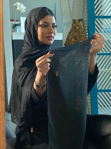 طرحة تُل أسود مخطط