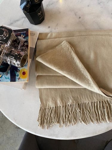 سكارف صوف سادة بالوان متعددة