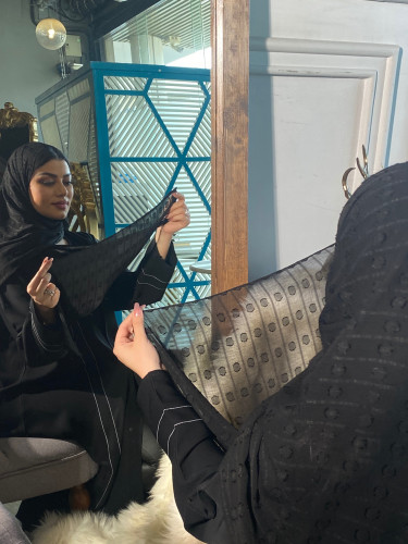 طرحة سوداء ناعمة