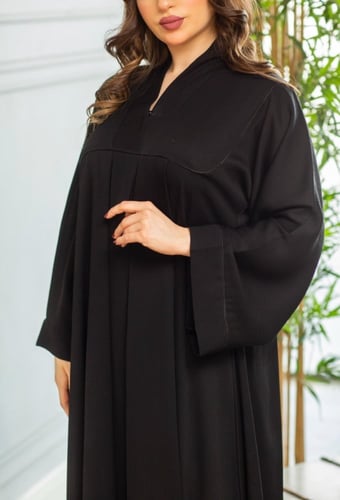 عباية كلوش اسود مسكرة من الامام