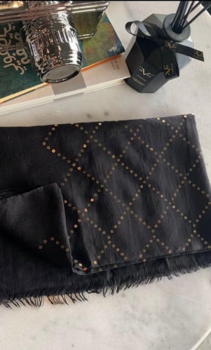 طرحة لينن اسود بشك ذهبي