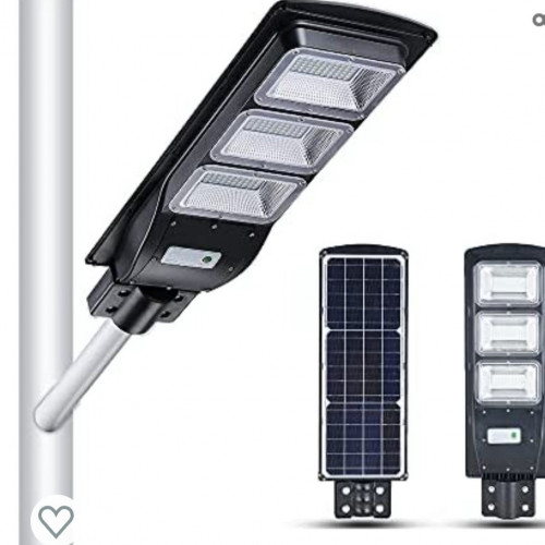 كشاف عالي السطوع يعمل بالطاقة الشمسية