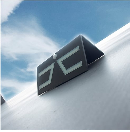 اضاءة جداريه بالطاقة الشمسية اسود