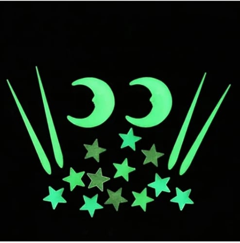 ملصقات الحائط بتصميم النجوم الزرقاء المضيئة في الظ...