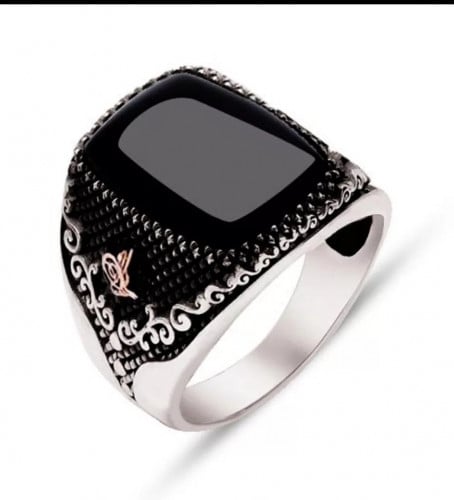 خاتم عقيق اسود بفصوص جانبيه فضيه مطرز