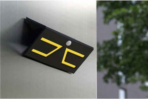 اضاءة جداريه بالطاقة الشمسية لونين