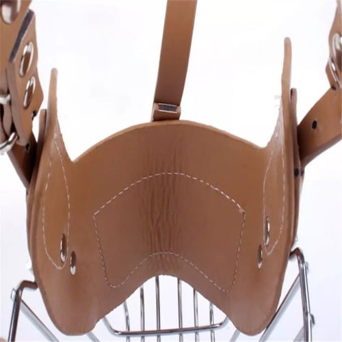 قناع حديد مع جلد للكلاب مانع للعض بني كبير