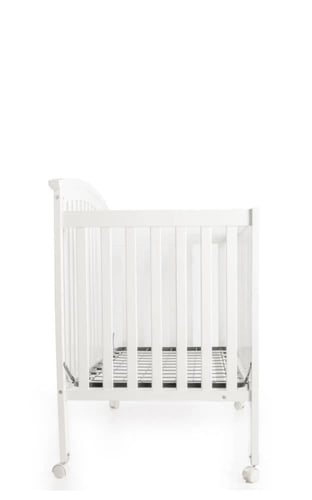 تحفة خشبية للأطفال إلفي بيبي: سرير أنيق ومريح لنوم...