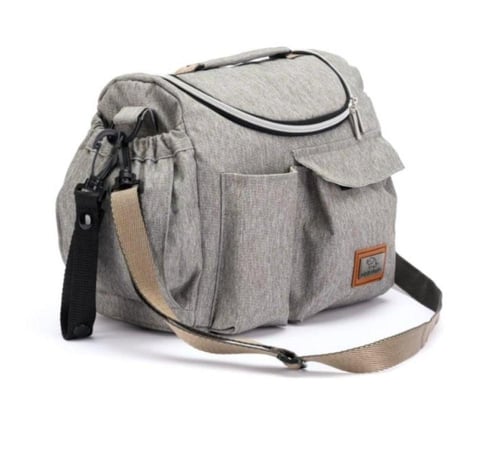 شنطة للرضاعة والحفاظات