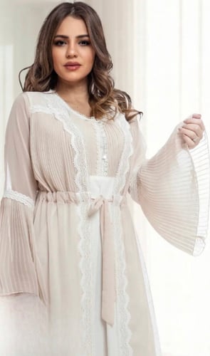 روب استقبال بأكمام كسرات مميزه تعطي مظهراً اكثر جا...