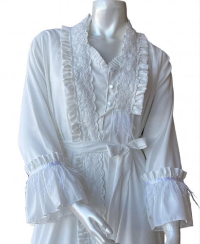 روب أستقبال مطرز بكلفة فاخرة