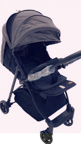 عربة اطفال جهتين ومناسبة لسفر