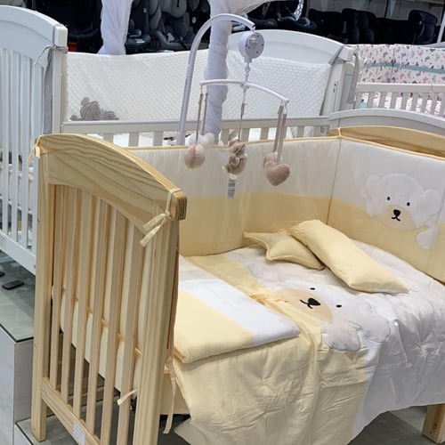 سرير خشب صنوبري