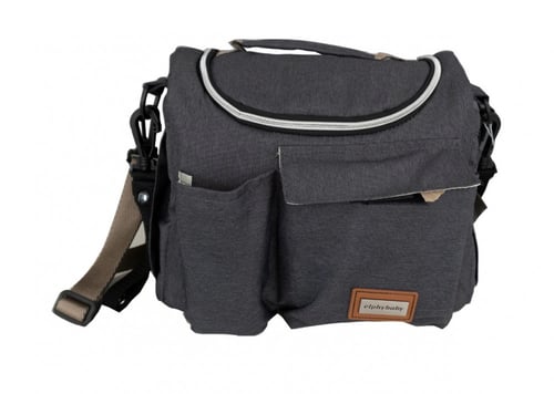 شنطة للرضاعة والحفاظات