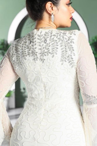 فستان سهرة طويل شك مزين بالترتر اللامع مع أكمام شي...