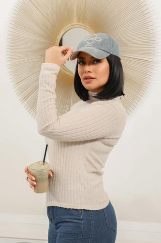 هاينك نسائي بأكمام طويلة ونصف الياقة المدورة