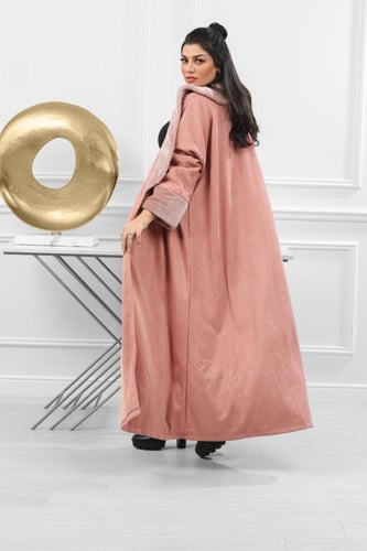 فروة شتوية طويلة ناعمة مبطنة بالفرو من الداخل وأكم...