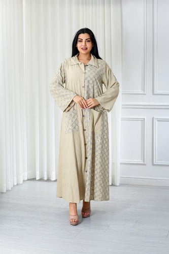 جلابية قماش بطول يصل للكاحل بأكمام واسعة وياقة وأز...