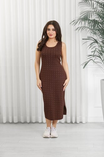 فستان شتوي حفر بياقة دائرية وستراس بطول يصل لأسفل...