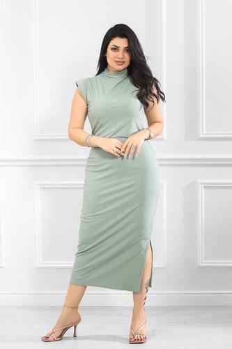 فستان كاجوال ريب طويل بفتحة جانبية وياقة مغلقة بلا...