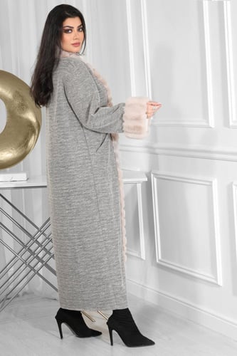 فروة شتوية طويلة مبطنة بالفرو من الداخل مزودة بفرو...