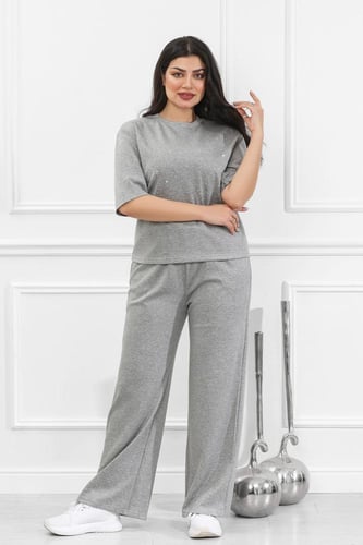 ترنج نسائي كاجوال طبي تيشرت قصير مزين بالترتر اللا...