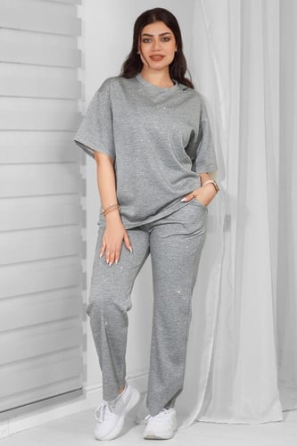 ترنج نسائي كاجوال مزين بطبعات متكررة على التيشرت و...