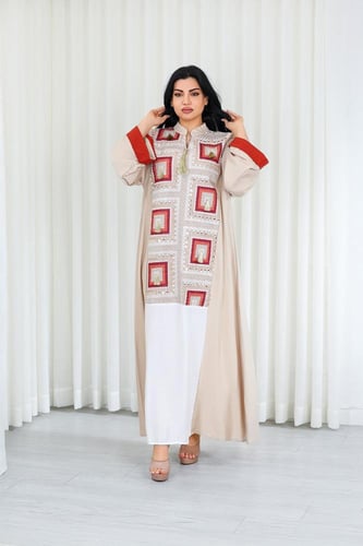 جلابية قماش بطول يصل للكاحل وياقة صغيرة مفتوحة على...