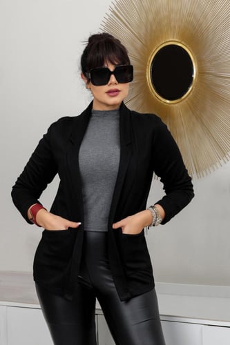 جاكيت شتوي رسمي قصير بياقة مطوية على طول الجاكيت و...