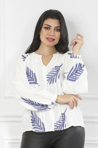 بلوزة نسائي بتفاصيل مطرزة