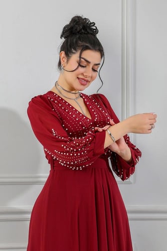 فستان كاجوال طويل بأكمام شيفون مزين باللؤلؤ
