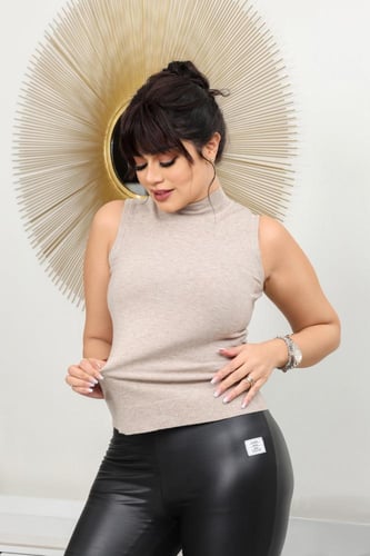 هاينك نسائي بلا أكمام محبوكة ذات ياقة عالية