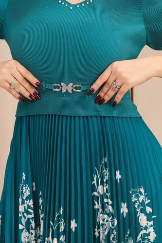 فستان كلاسيكي نصف كم مورد