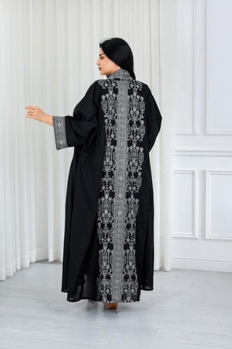 جلابية قماش بطول يصل للكاحل مكونة من قطعة سادة وقط...