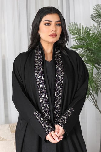 عباية قماش كريب الفاخر مزينة بتطريز ملون لف