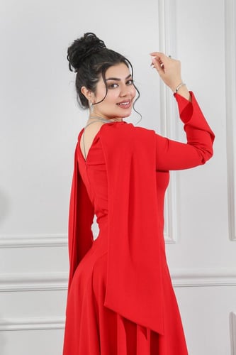 فستان كاجوال ماكسي بأكمام كاب وتنورة متعددة الطبقا...