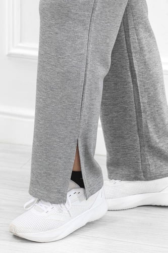 ترنج نسائي كاجوال سادة بنهايات أكمام باللون الأبيض...