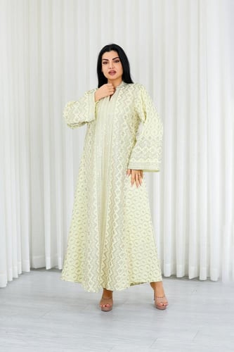 جلابية قماش بطول يصل للكاحل بياقة صغيرة وتطريز تقل...