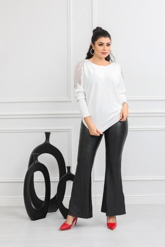 بلوزة نسائية صوف بأكمام طويلة بتفريغ وزخرفة ترتر