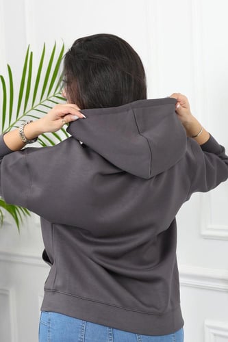 هودي بطبعة اماميه وقبعة