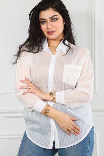 قميص نسائي شفاف بأكمام طويلة وجيبه أعلى الصدر