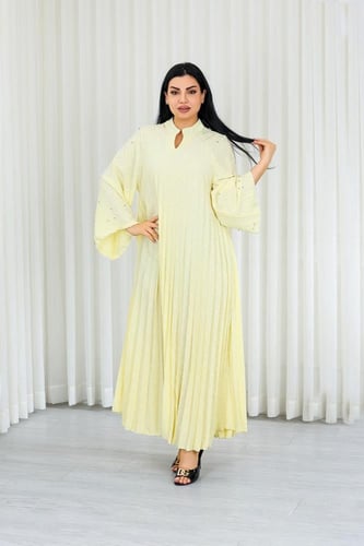 جلابية قماش بطول يصل للكاحل بياقة قصيرة بنهايات أك...