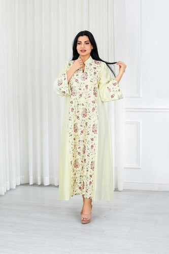 جلابية قماش بطول يصل للكاحل بياقة قصيرة مطرزة بالو...